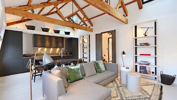 Apartment, Smoking | Living area