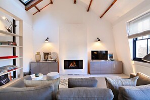 Apartment, Smoking | Living area