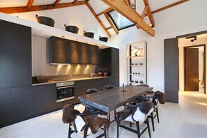 House, Smoking | Private kitchen - Super Premium - Cadogan Square 3 Bedroom Apartment (London)