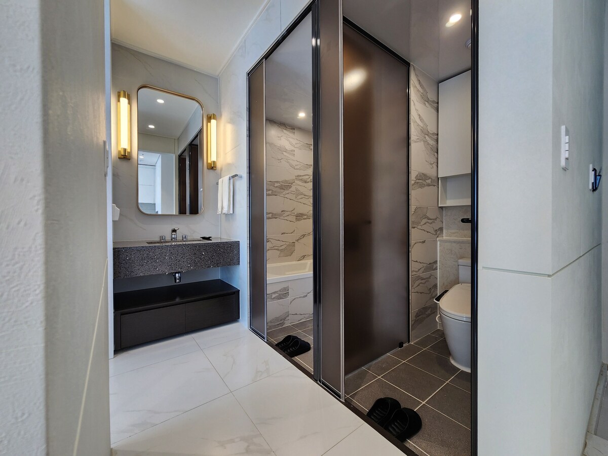 Gyeongsangnam-do Parami On Hotel suite