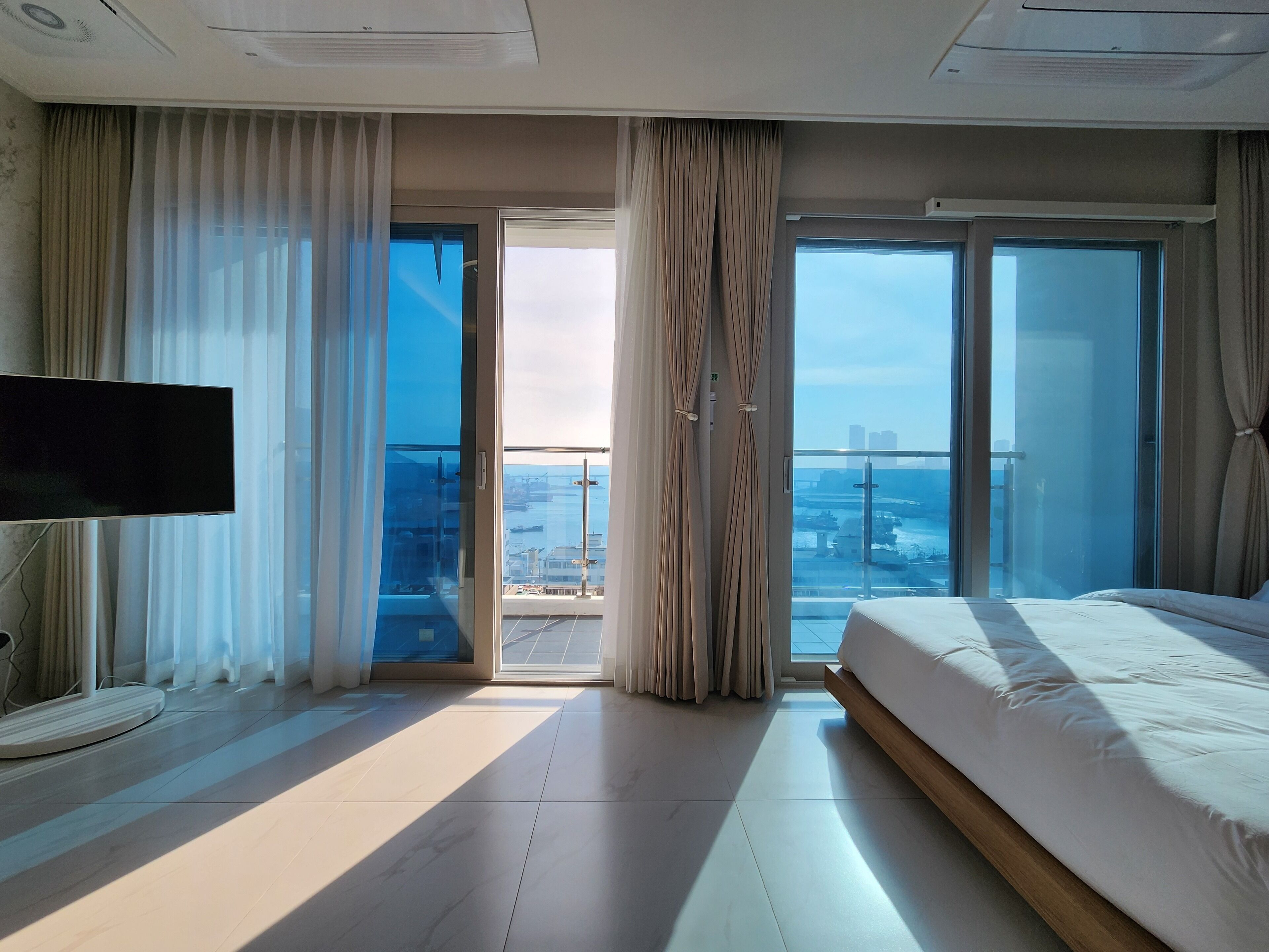 Suite, balcone, vista porto | Wi-Fi gratuito