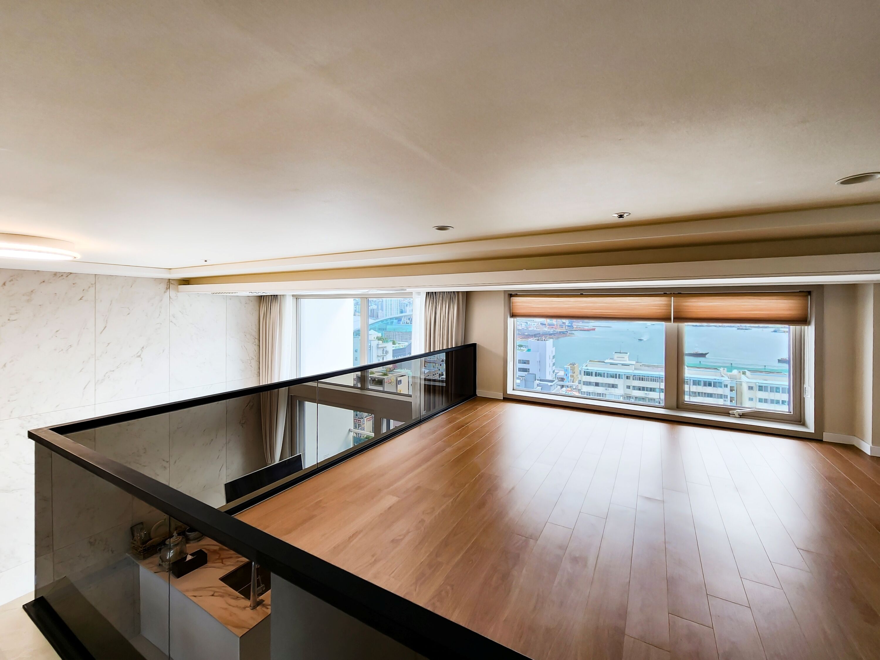 Luxury Duplex, Balcony | Free WiFi