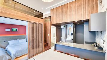 Deluxe Duplex, Balcony