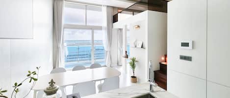 Duplex superluxo, sacada | Wi-Fi de cortesia