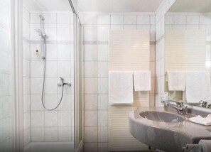 Basic Double Room | Front of property