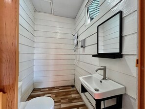 Basic Double or Twin Room, Ocean View | Bathroom | Free toiletries, hair dryer, towels, shampoo