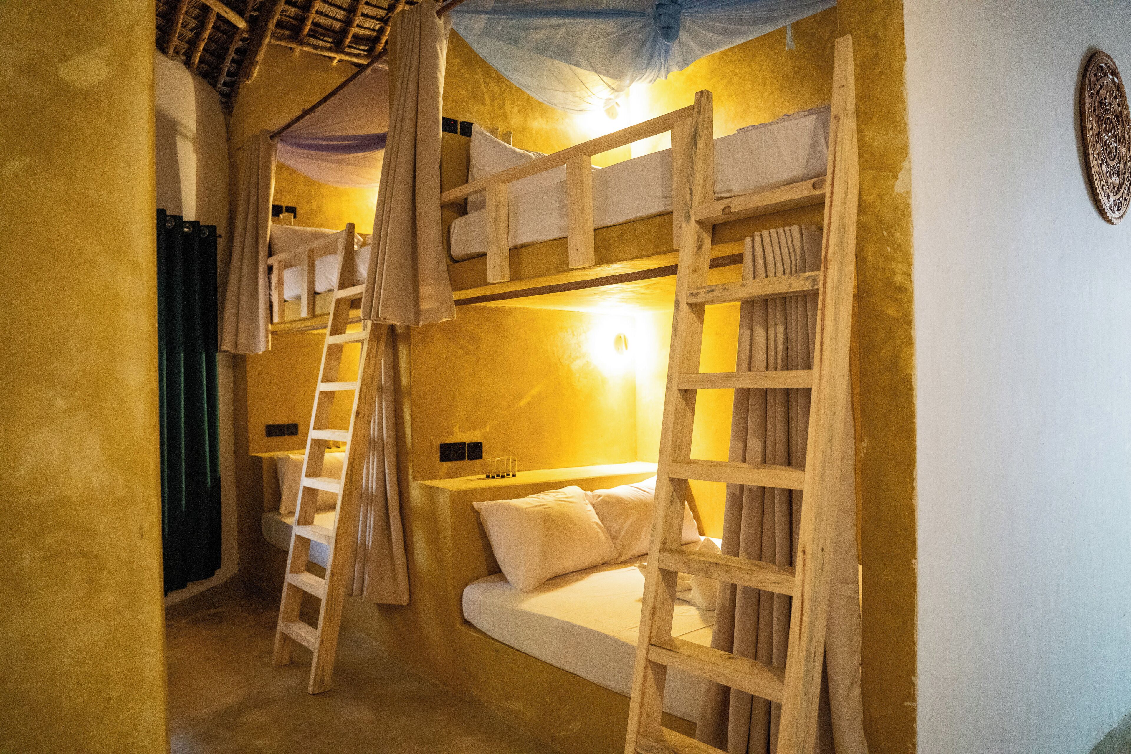 Shared Dormitory | Free WiFi