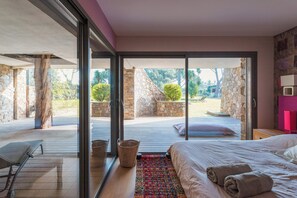 Villa | 6 bedrooms, iron/ironing board, bed sheets