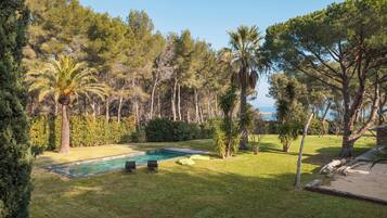 Vila | Kolam renang | Kolam renang indoor dan kolam renang outdoor