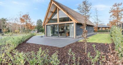 Modern bungalow in Baarle-Nassau with pond view (nr. 670)