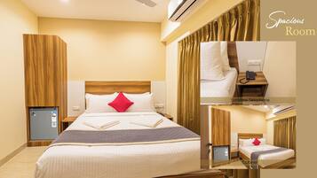 Comfort Triple Room, City View | Desk, laptop workspace, blackout curtains, soundproofing