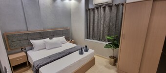 Cairo Plaza Manchester Hotel