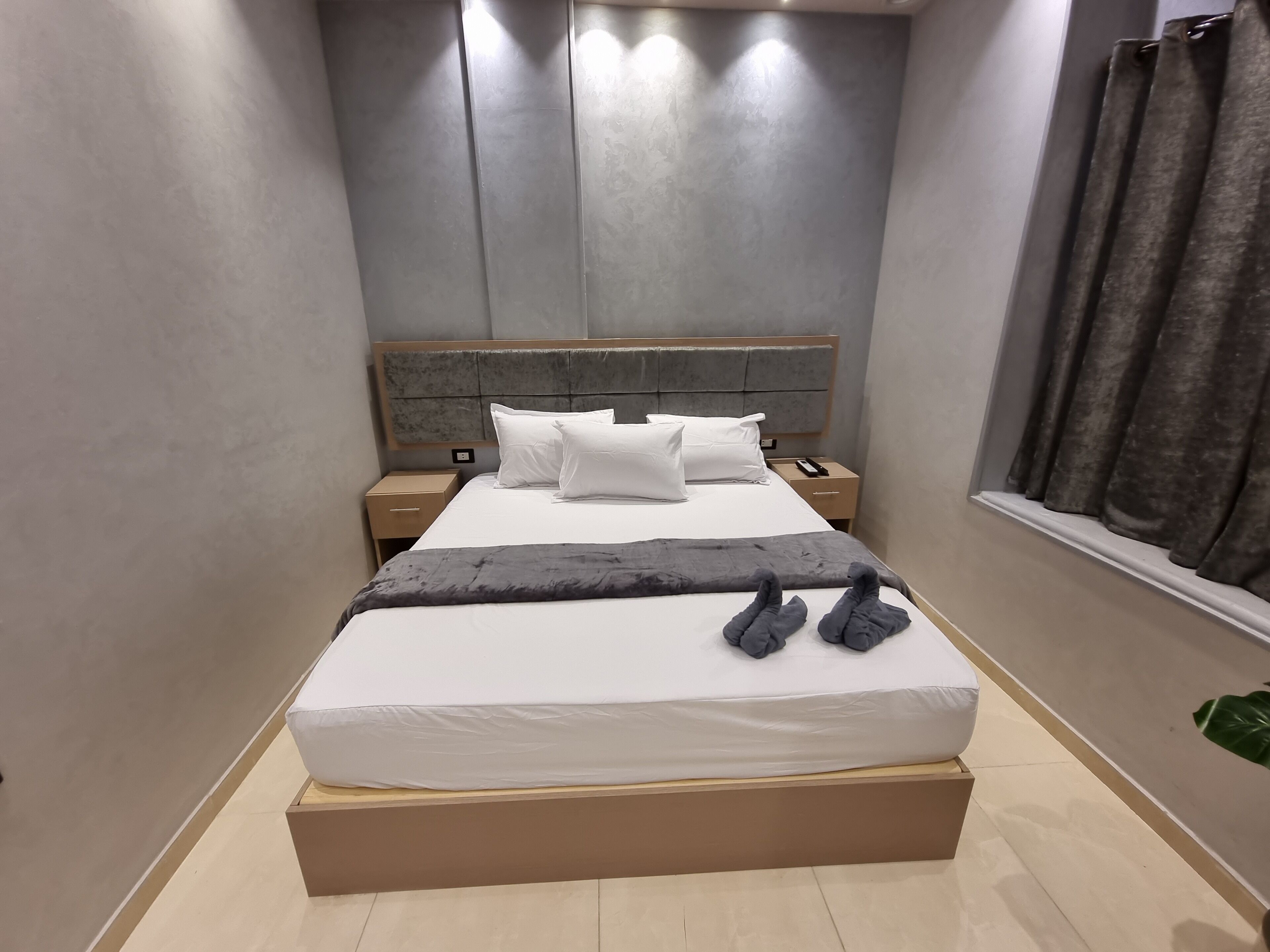 Egyptian cotton sheets, premium bedding, down duvets, pillow-top beds