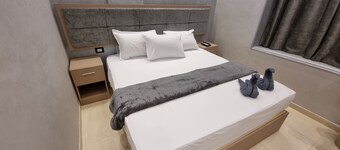 Cairo Plaza Manchester Hotel