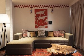 In-room safe, desk, blackout curtains, free WiFi - YURTA Boutique Hotel (Almaty)