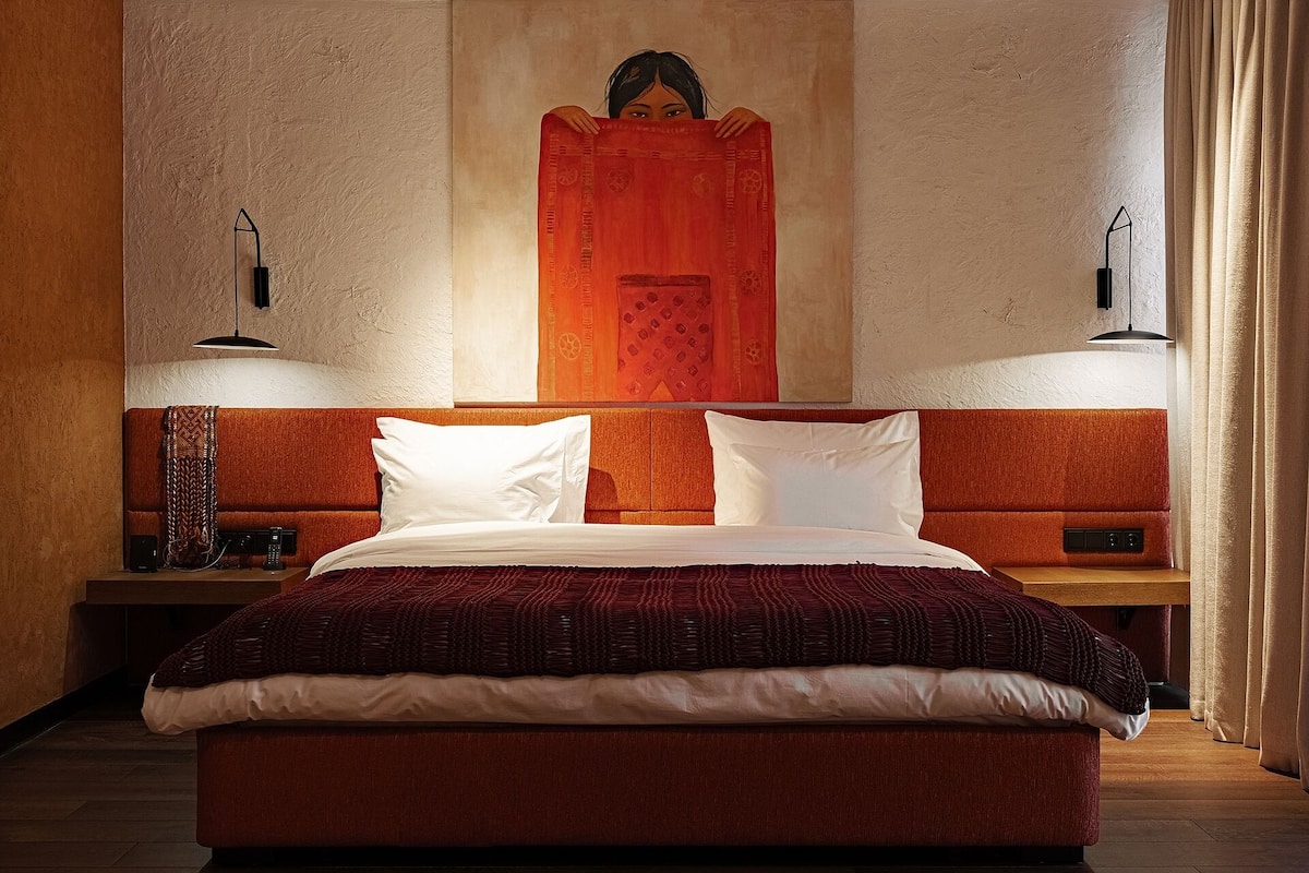 Superior Suite, Courtyard View