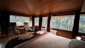 Kostenlose Babybetten, kostenloses WLAN, Bettwäsche