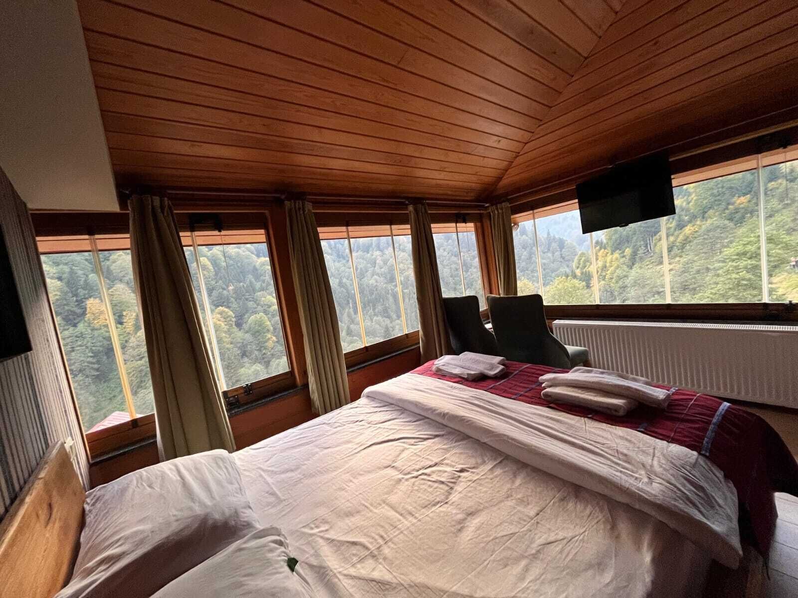 免费婴儿床、免费 WiFi、床单