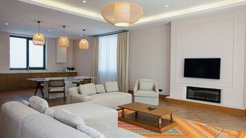 Comfort Villa, Mountain View | Living area | 55-inch Smart TV with satellite channels