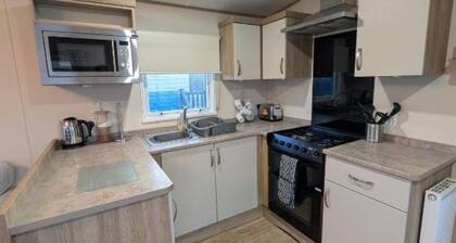 Elegant Caravan Home – Hayling Island, Hampshire, UK