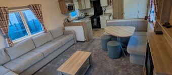 Elegant Caravan Home – Hayling Island, Hampshire, UK