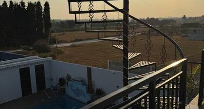 Staylo Paradise Villa