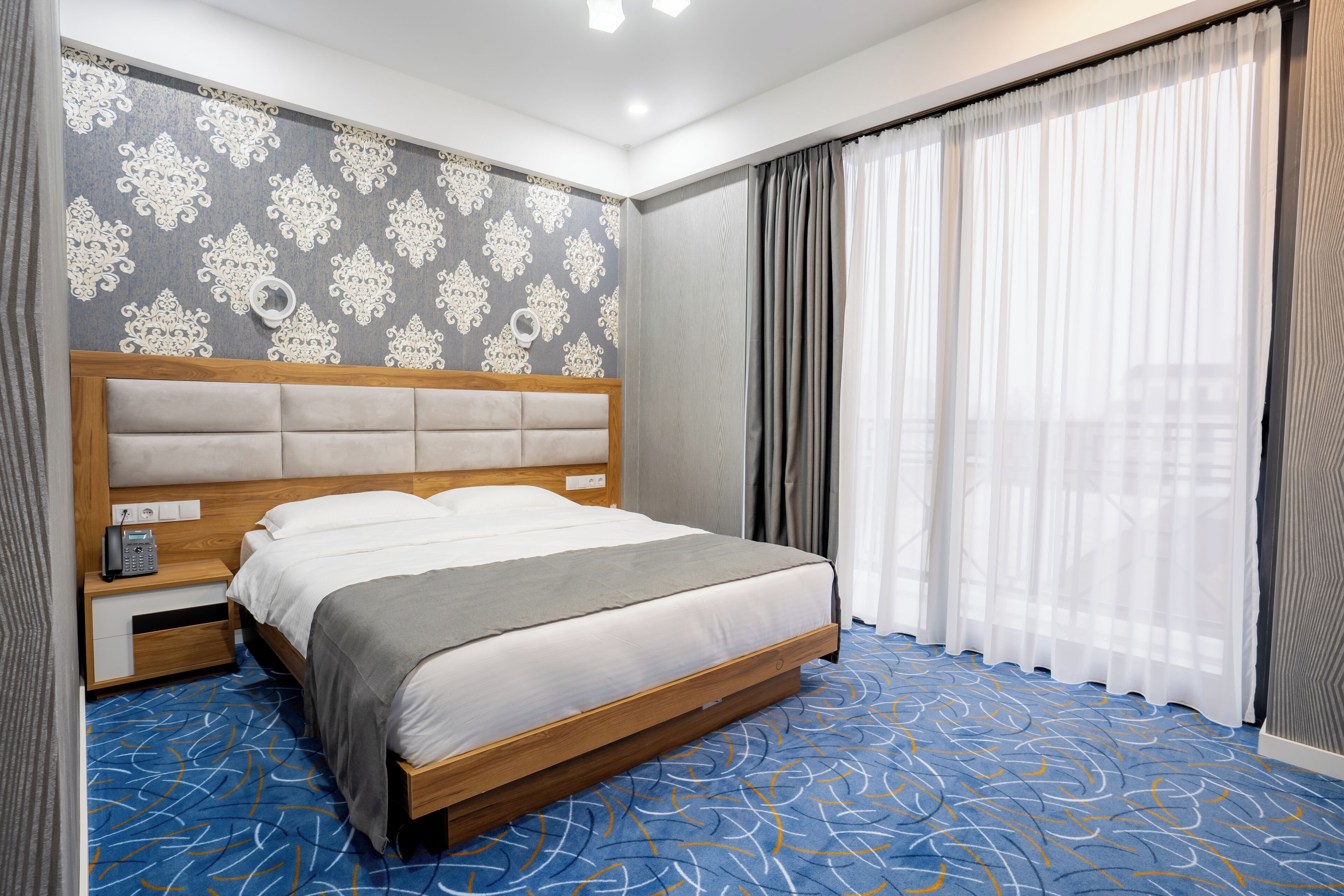 Double Room, Balcony, City View | Desk, soundproofing, iron/ironing board, free WiFi