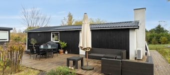 "Gun" - 300m to the fjord by Interhome