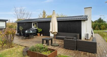 "Gun" - 300m to the fjord by Interhome