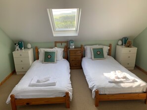 4 chambres, fer et planche à repasser, accès au Wi-Fi (inclus)