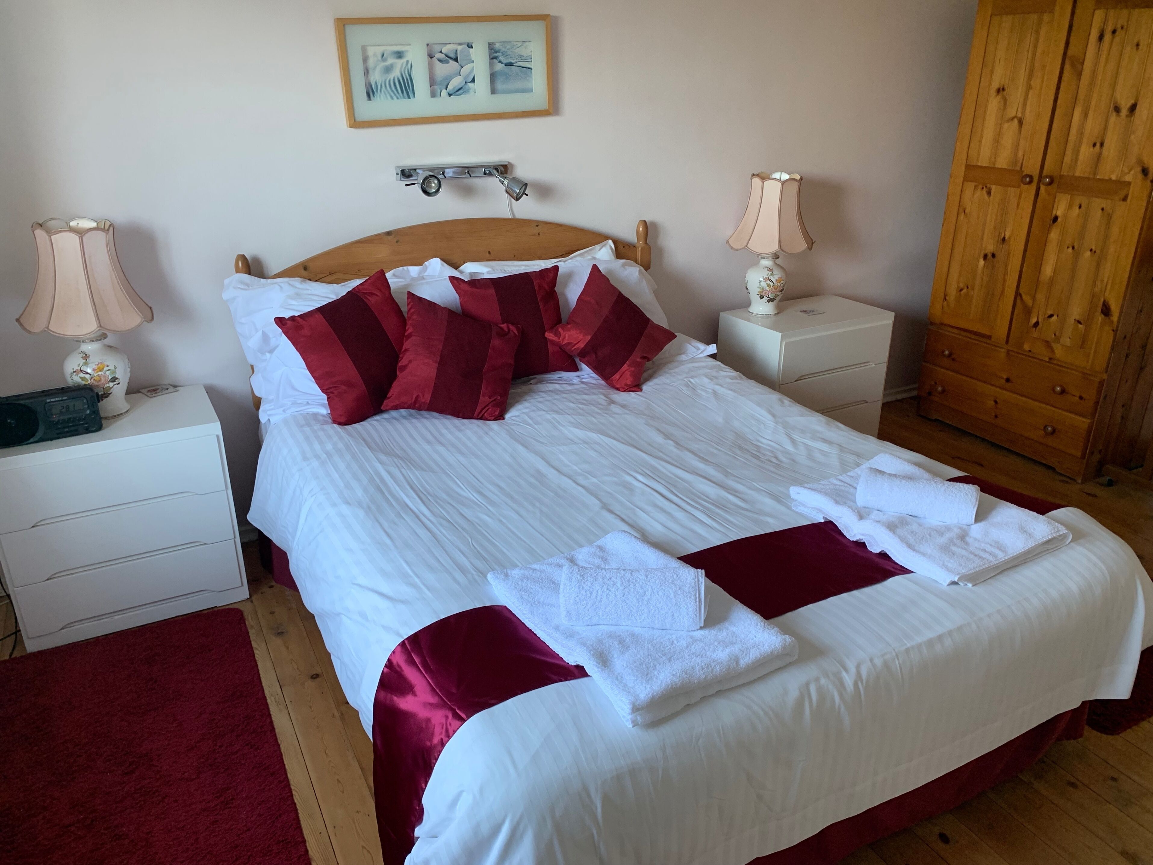 4 bedrooms, iron/ironing board, free WiFi, bed sheets