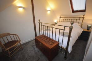 1 habitación, tabla de planchar con plancha, wifi gratis y ropa de cama 