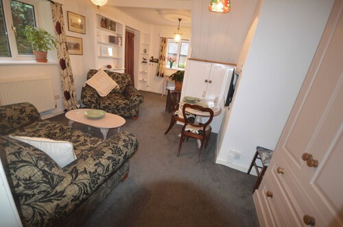 Central 1-bed - Sleeps 2 - Pet Friendly w Garden