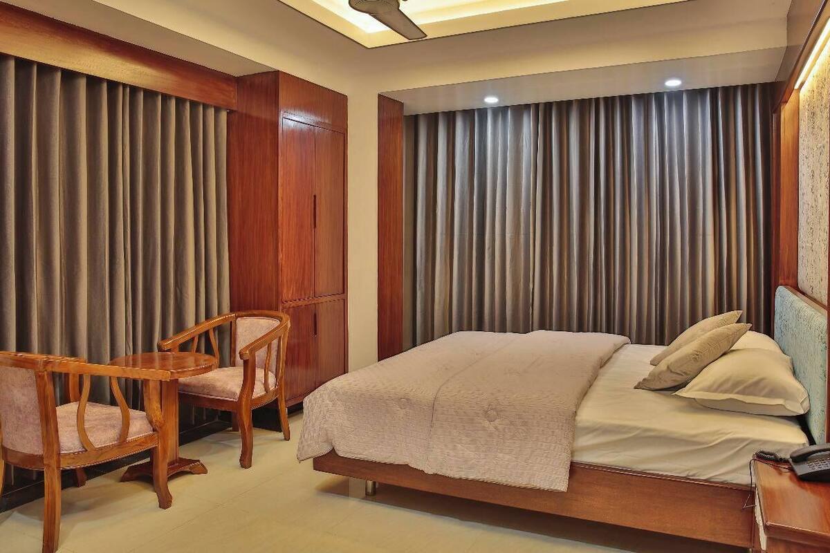 Deluxe Double Room, City View