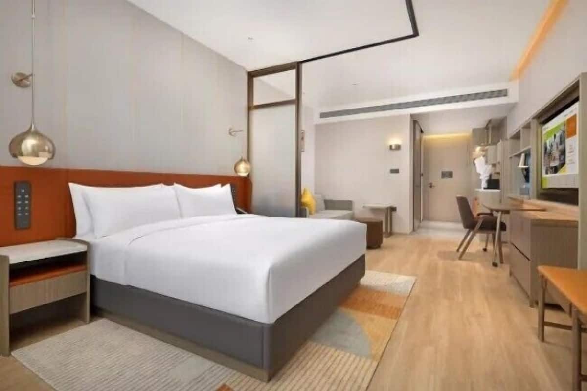 Basic Single Room | Desk, free WiFi