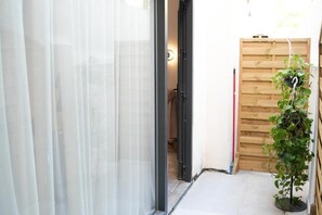 Exterior detail - Untitled33: Lofts (Tiranë)