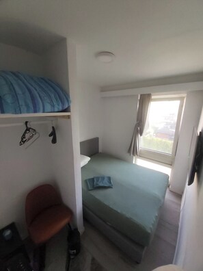 3 dormitorios, tabla de planchar con plancha, wifi y ropa de cama