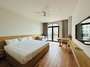 6 多间卧室、熨斗/熨衣板、免费 WiFi、床单