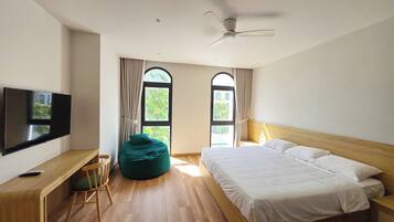 6 bedrooms, iron/ironing board, free WiFi, bed sheets