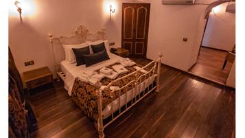 Business Room | Premium bedding, down comforters, in-room safe, individually decorated