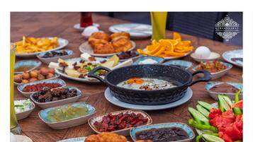 Free daily local cuisine breakfast