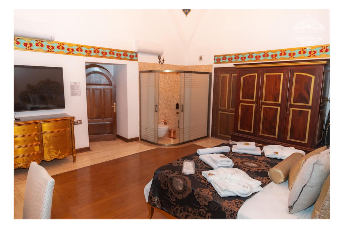 Elite Room | Premium bedding, down duvets, in-room safe, individually decorated