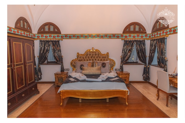 Elite Oda | Kaliteli yatak takımı, kuştüyü yorgan, odada kasa