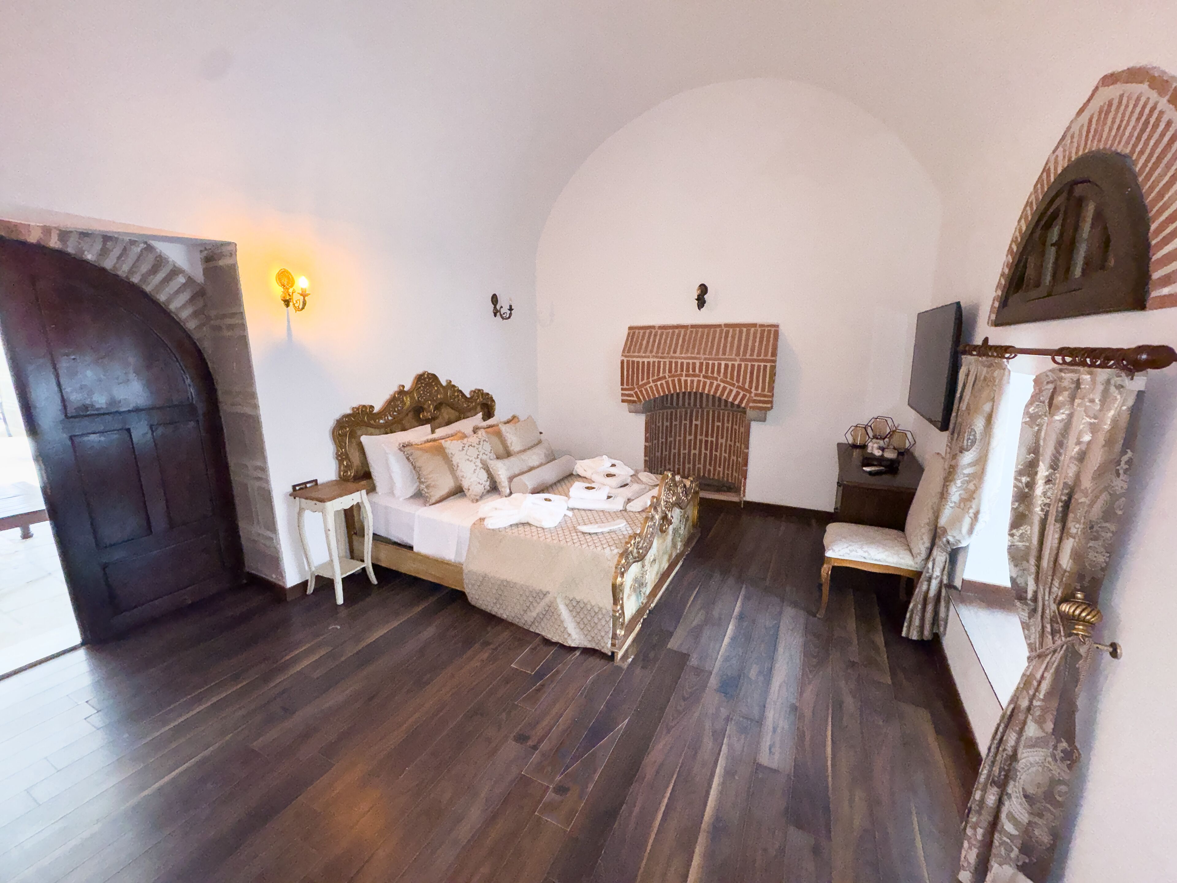 ห้องแฟมิลี่ | เครื่องนอนระดับพรีเมียม, ผ้านวมขนเป็ด, ตู้นิรภัยในห้องพัก