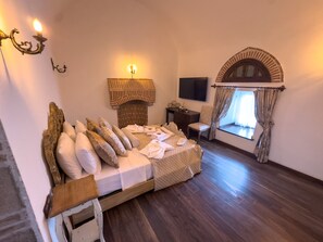 Family Room | Premium bedding, down duvets, in-room safe, individually decorated - Kervansaray Antique Hotel (Çeşme)