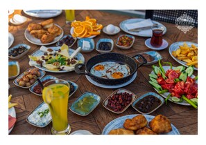Free daily local cuisine breakfast  - Kervansaray Antique Hotel (Çeşme)
