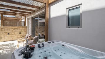 Private spa tub