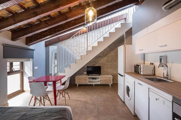 Stúdíóíbúð | Einkaeldhús | Ísskápur, örbylgjuofn, bakarofn, eldavélarhellur