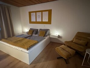 2 bedrooms, WiFi, bed sheets - Apartment 'Lang' with Wi-Fi (Stadelhofen)