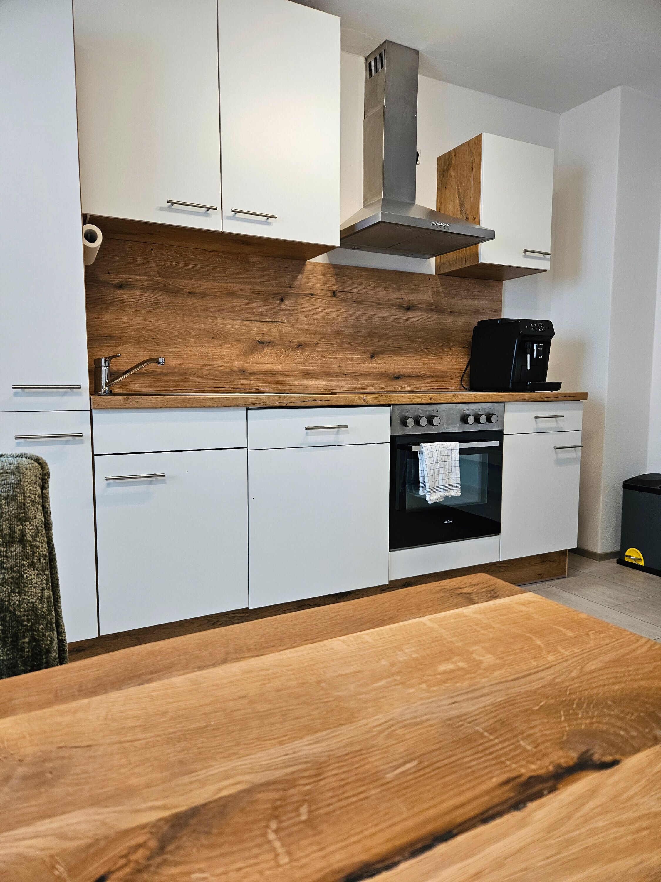 Frigorifero, forno, piano cottura, lavastoviglie